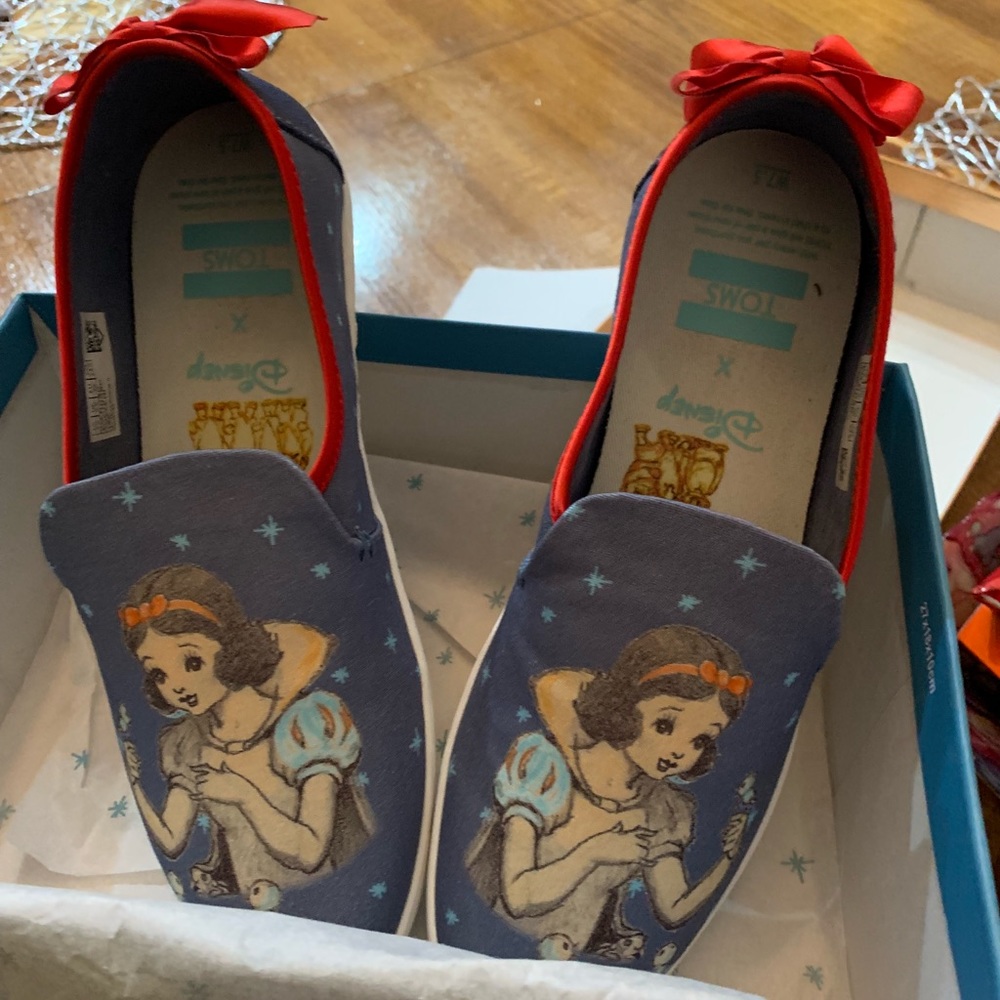 Toms Blue Snow White Alpargata Women’s shoe